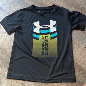 Boys under armour tee